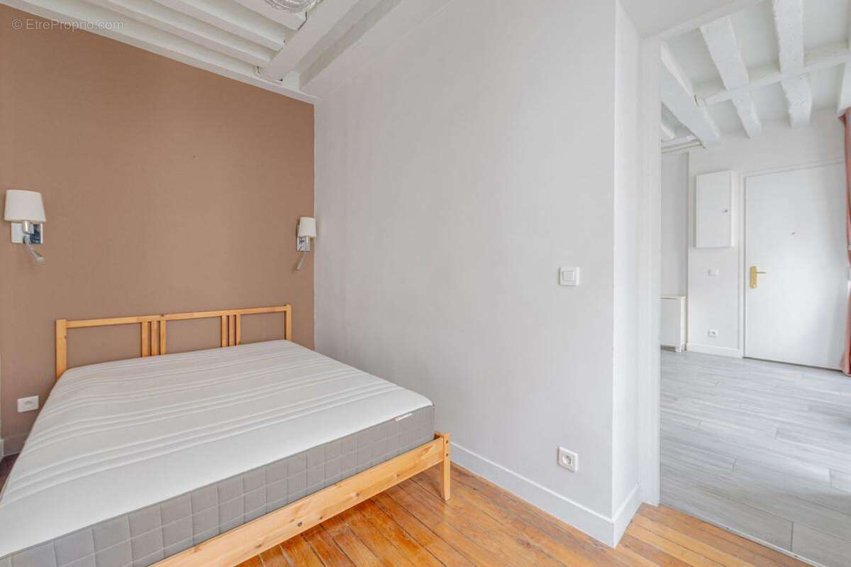 Appartement à PARIS-2E