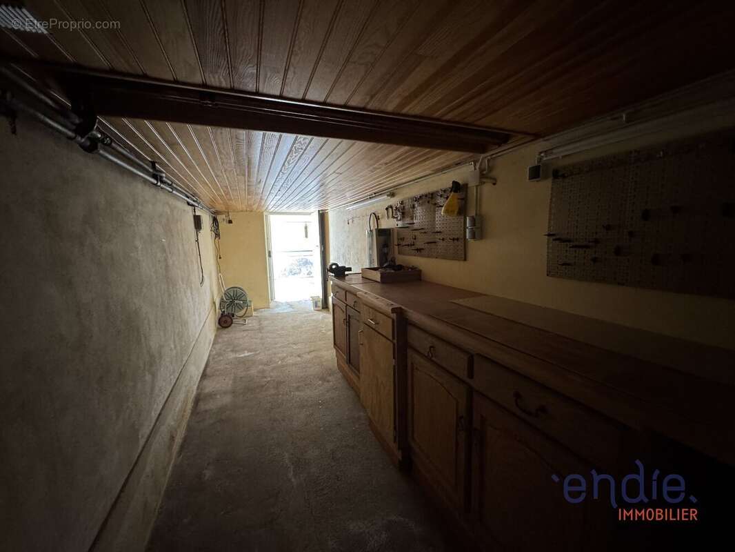 Maison à SAINT-PIERRE-LE-MOUTIER