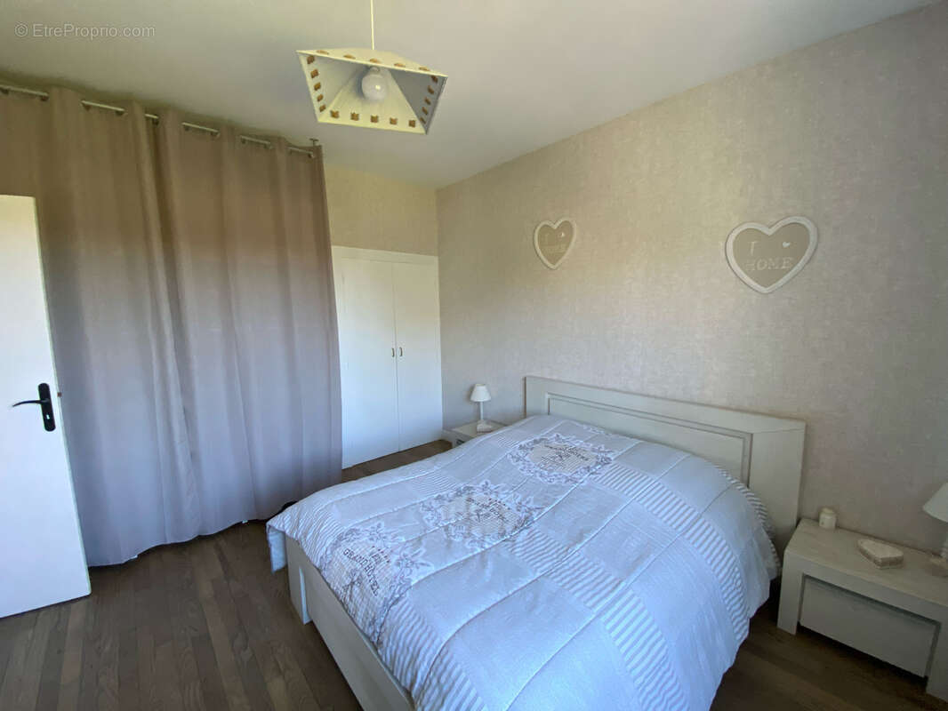 Maison à COUSSAC-BONNEVAL