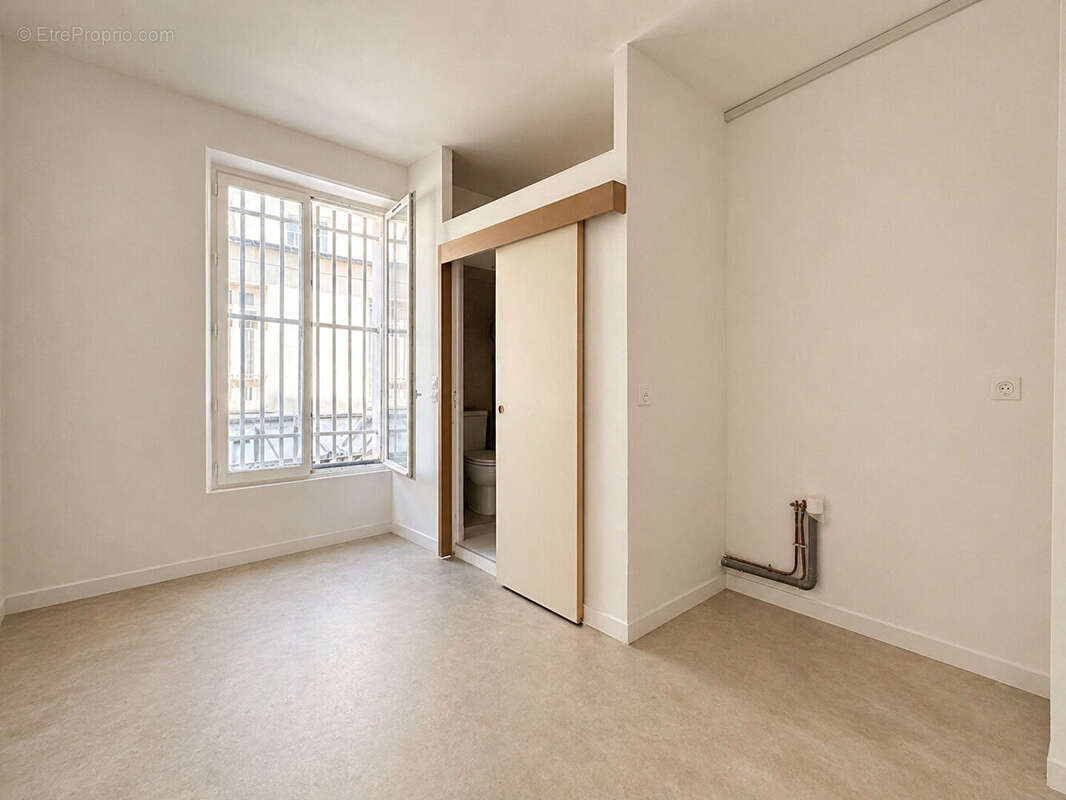 Appartement à PARIS-10E