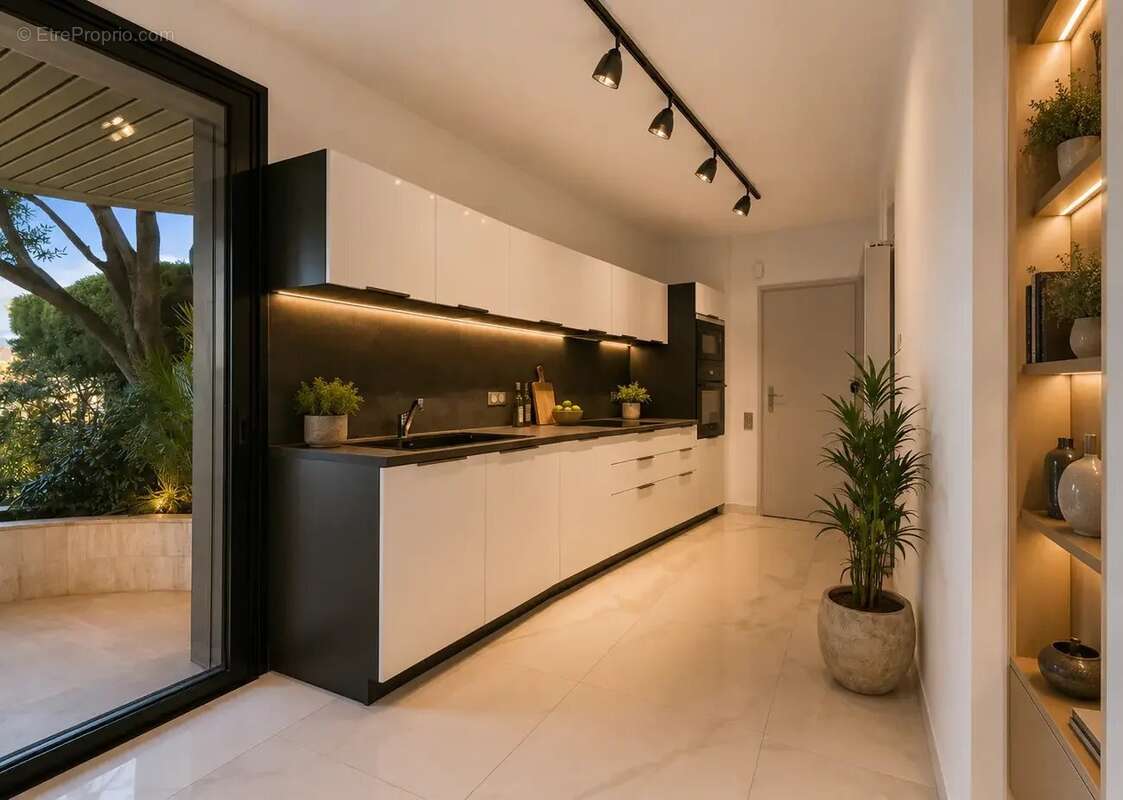 Cannes vente vaste appartement 6 pièces proche plages - photo 4
