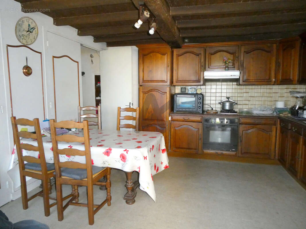 Maison à SAINT-CLEMENT-LES-PLACES