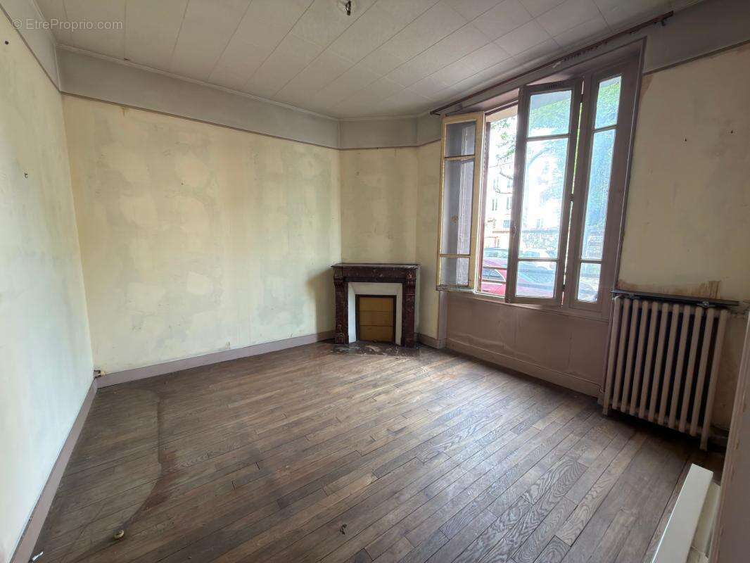 Maison à SAINT-MAUR-DES-FOSSES