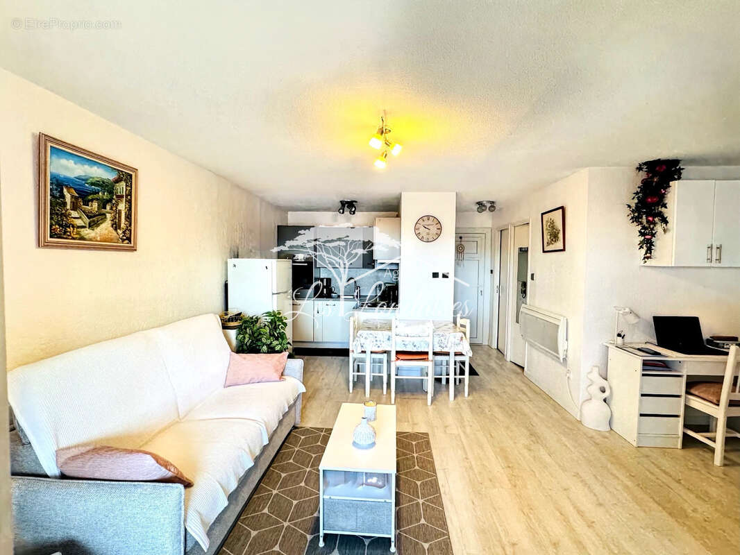 Appartement à LA LONDE-LES-MAURES
