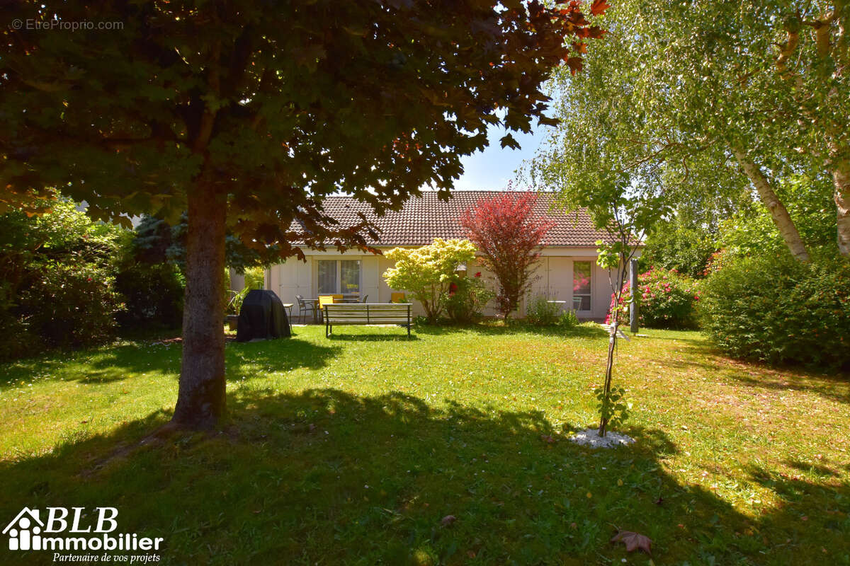 Maison à LES ESSARTS-LE-ROI