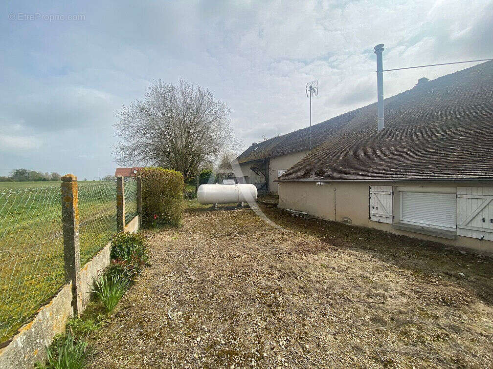 Maison à PREFONTAINES