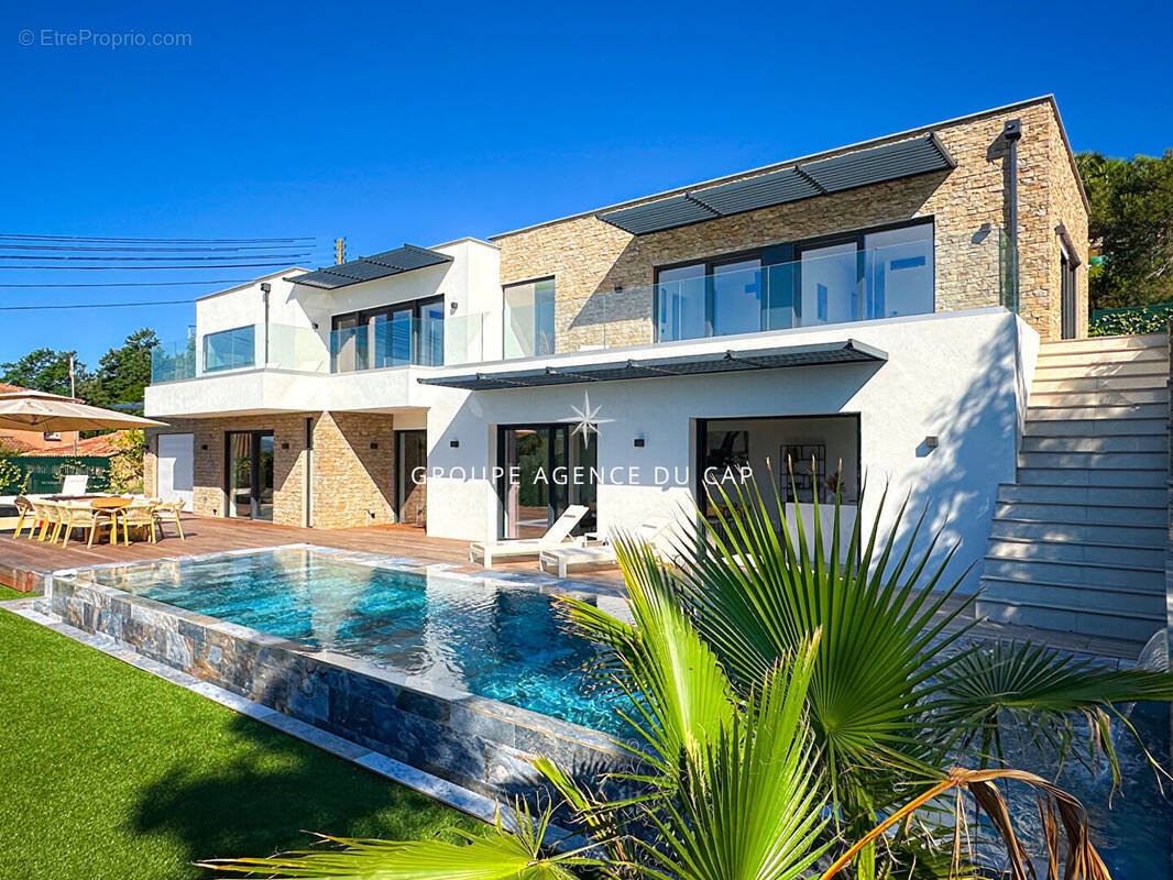 Maison à LES ISSAMBRES