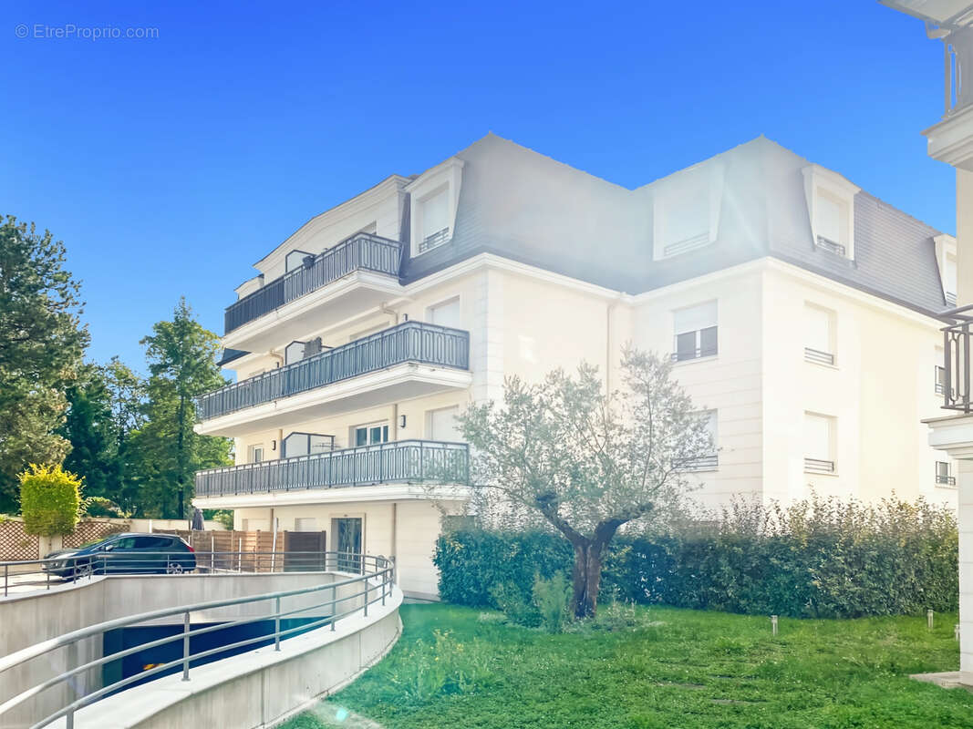 Appartement à SAINTE-GENEVIEVE-DES-BOIS