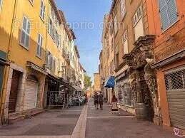Commerce à FREJUS