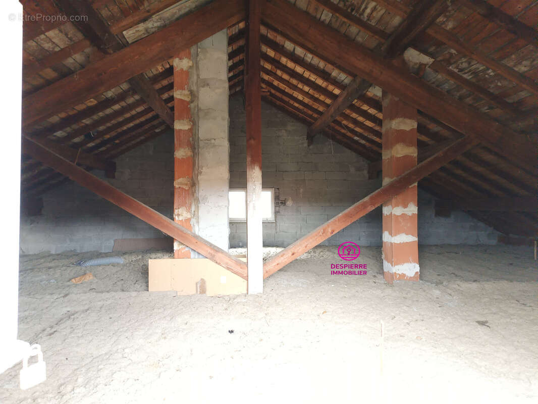 Maison à LA CHAPELLE-DE-SURIEU