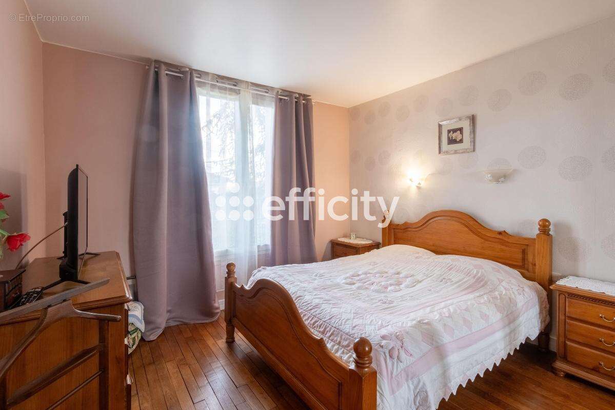 Maison à VILLENEUVE-LE-ROI