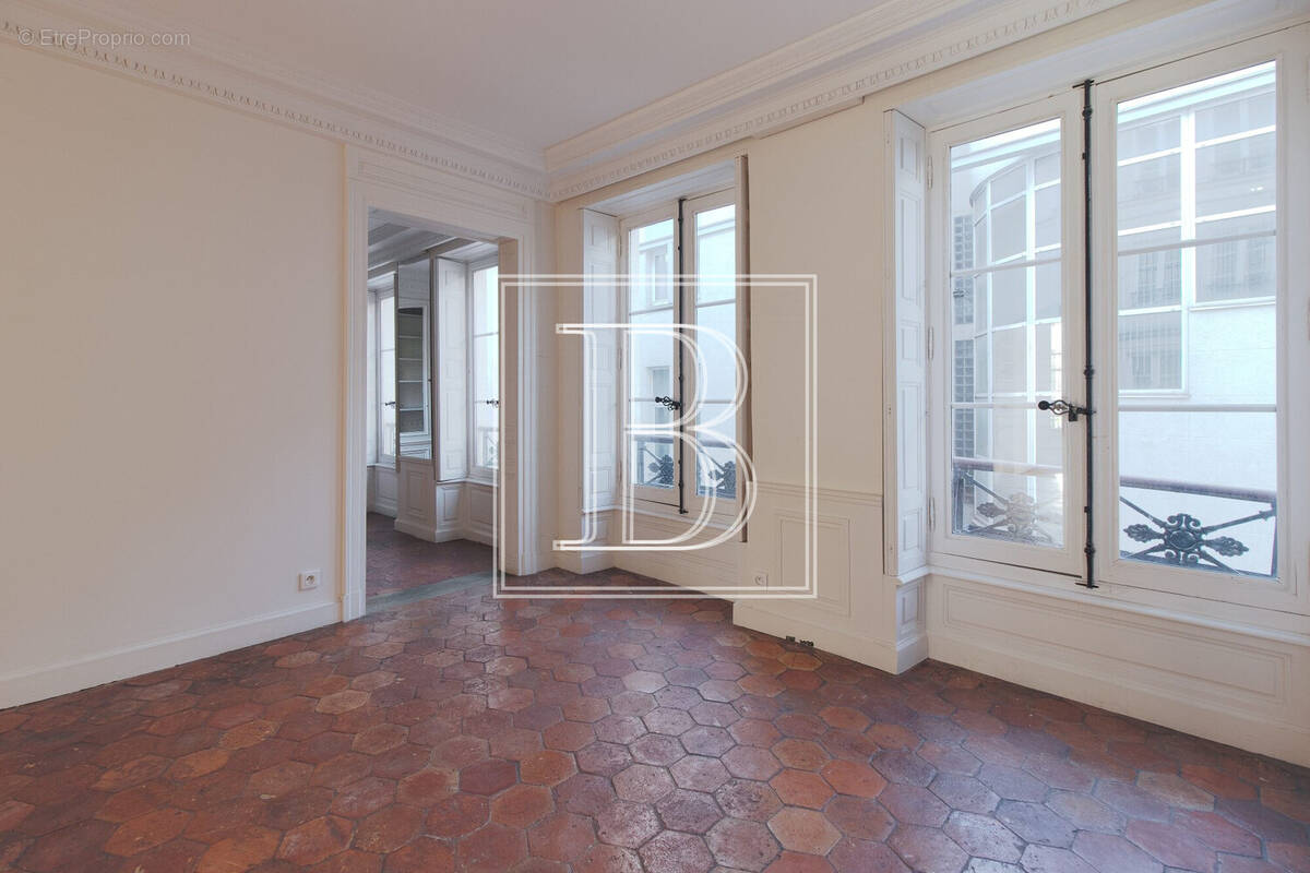 Appartement à PARIS-3E