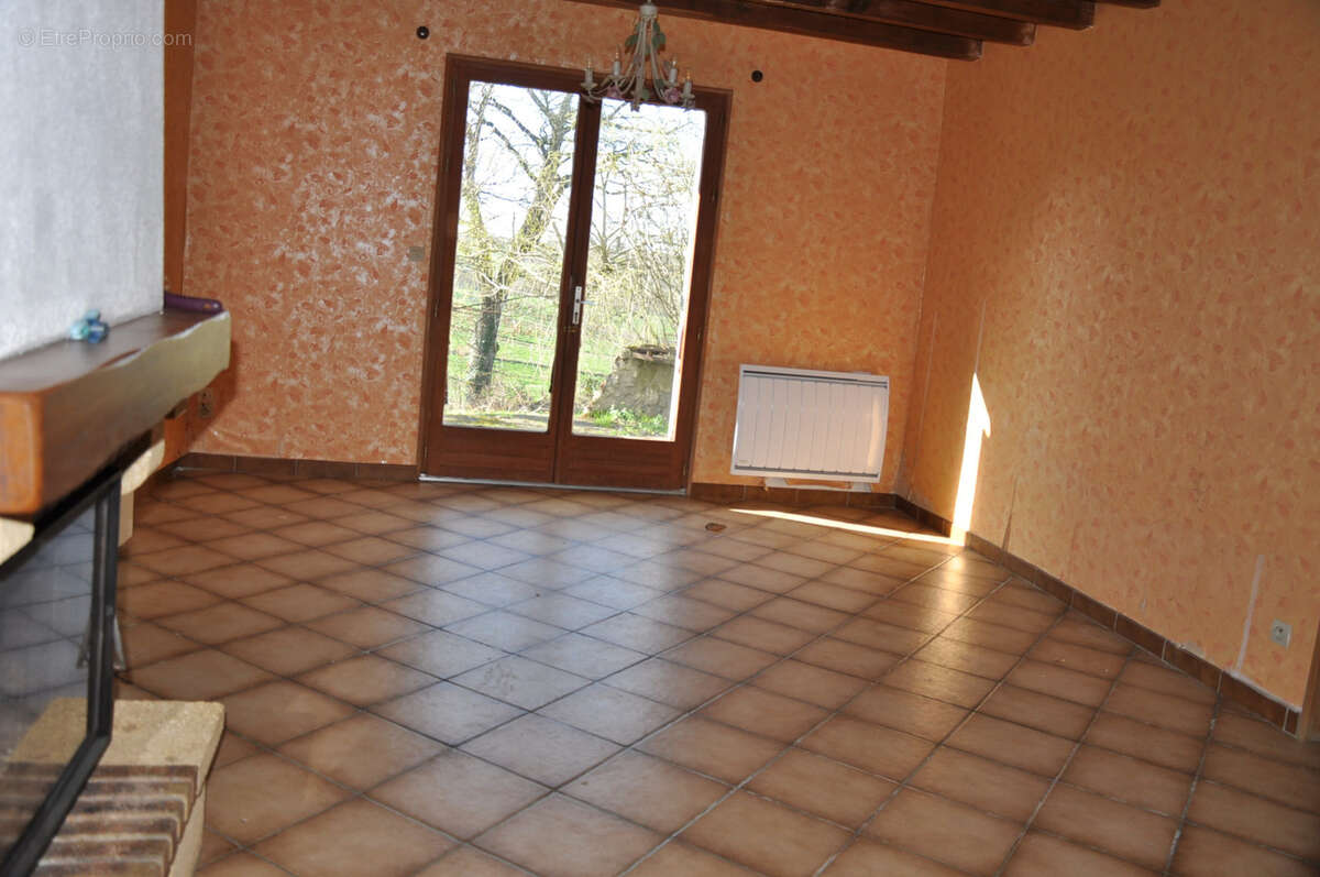 Jolie longère à la campagne, avec 6 chambres et 5610 m2 de terrain - photo 4