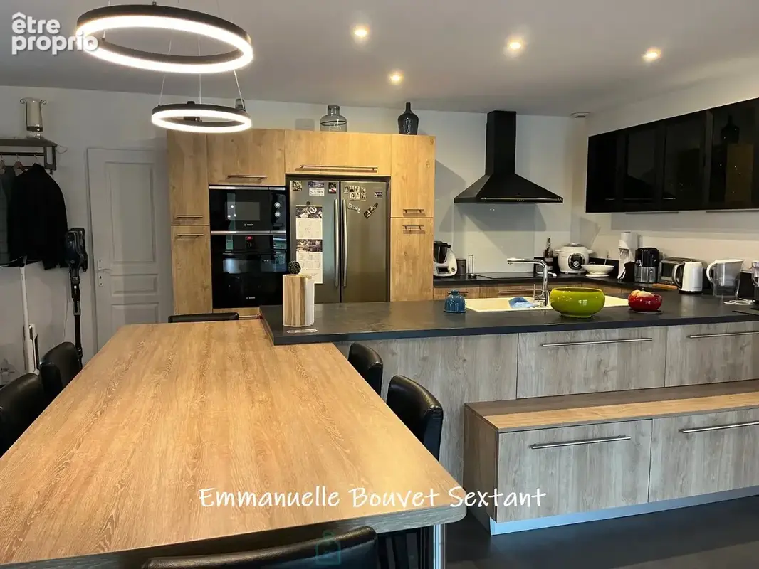 Superbe domaine touristique, 3 ha, 5 chalets bois, salle de réception, maison d'habitation, piscine, divers dépendances - photo 12
