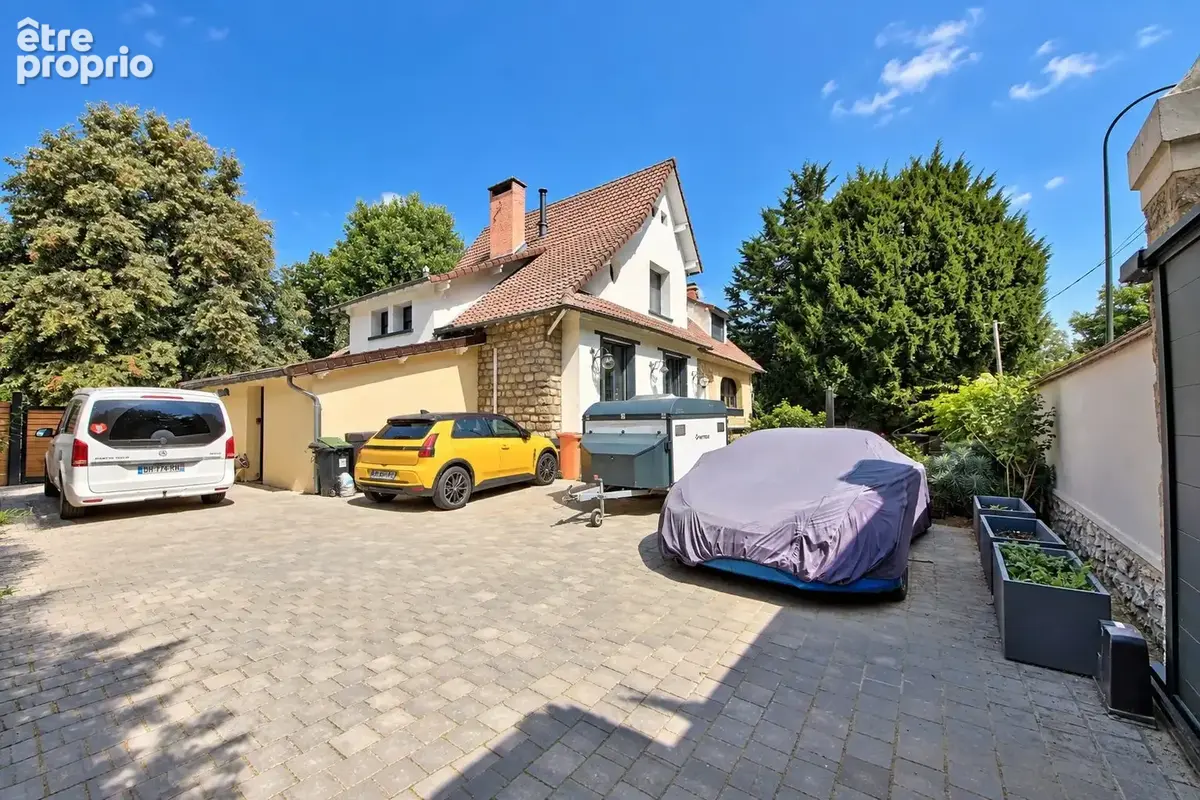 Maison 9 pièces 225 m² à vendre à La Celle-Saint-Cloud (78170) - photo 5