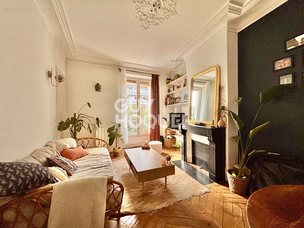 Appartement à PARIS-17E