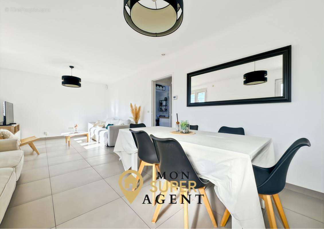 Maison à VAUX-LE-PENIL