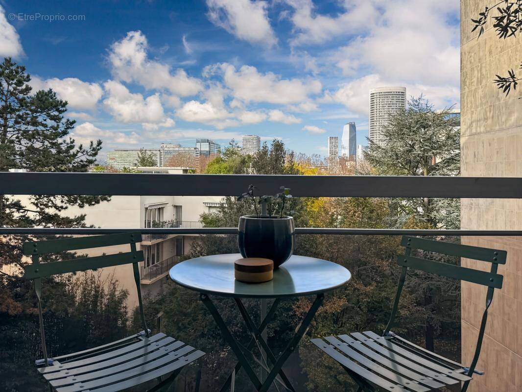 Appartement à NEUILLY-SUR-SEINE