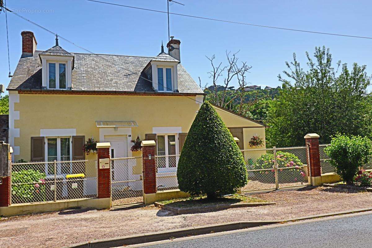 Maison à SAINT-SATUR