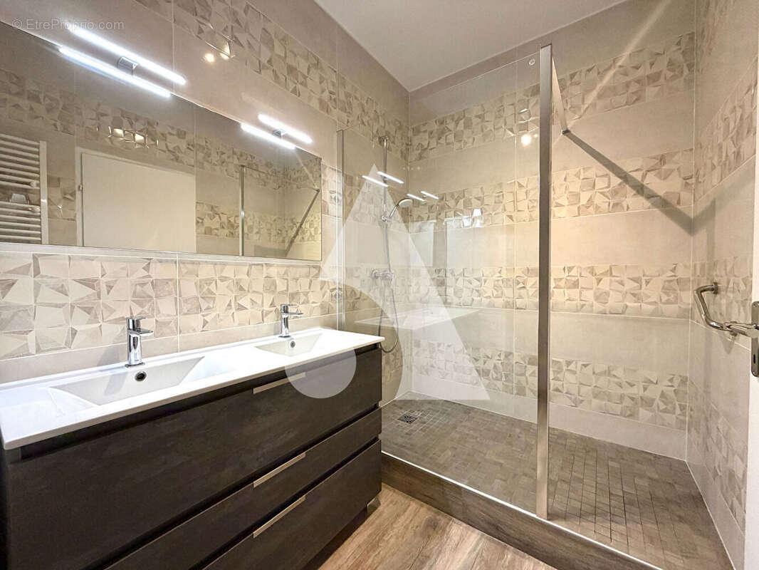 Appartement à AIX-LES-BAINS