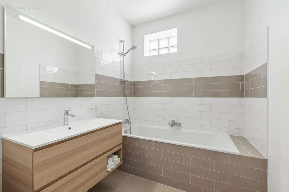 Appartement à PARIS-12E