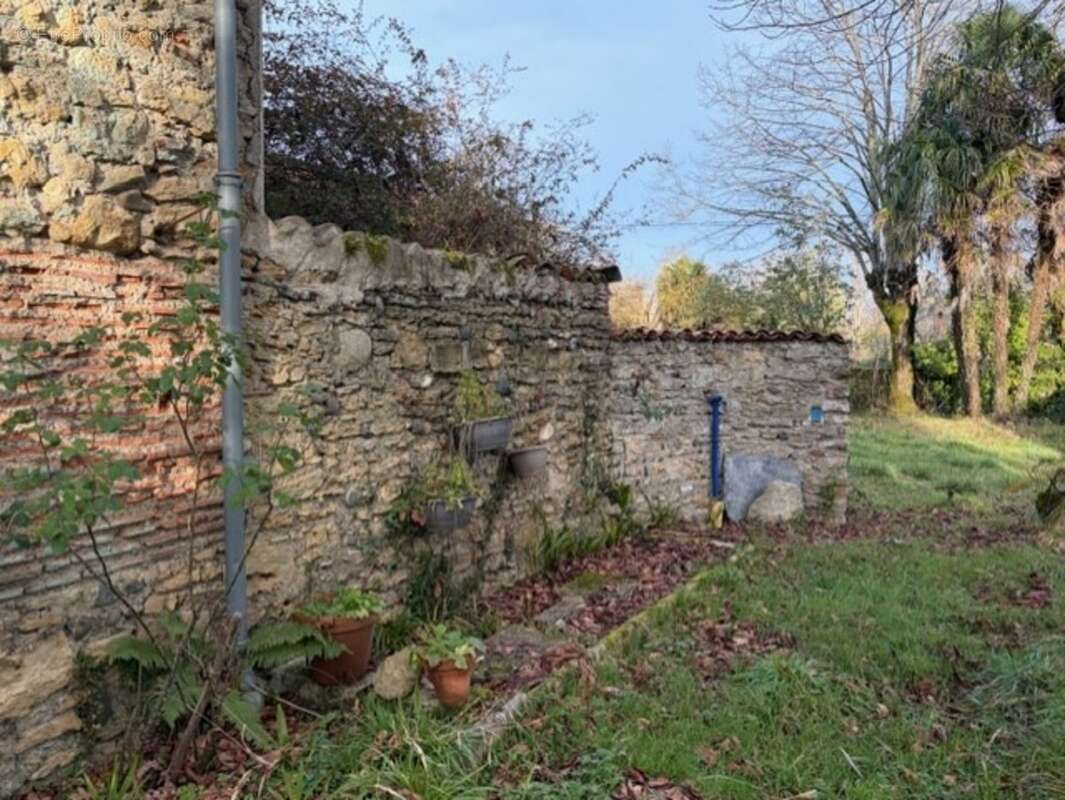 PLAISANCE DU GERS(32): MAISON BOURGEOISE avec garages et dependances , dans son jus, 190m2 sur terrain paysagé et pâture de 5.00 - photo 21