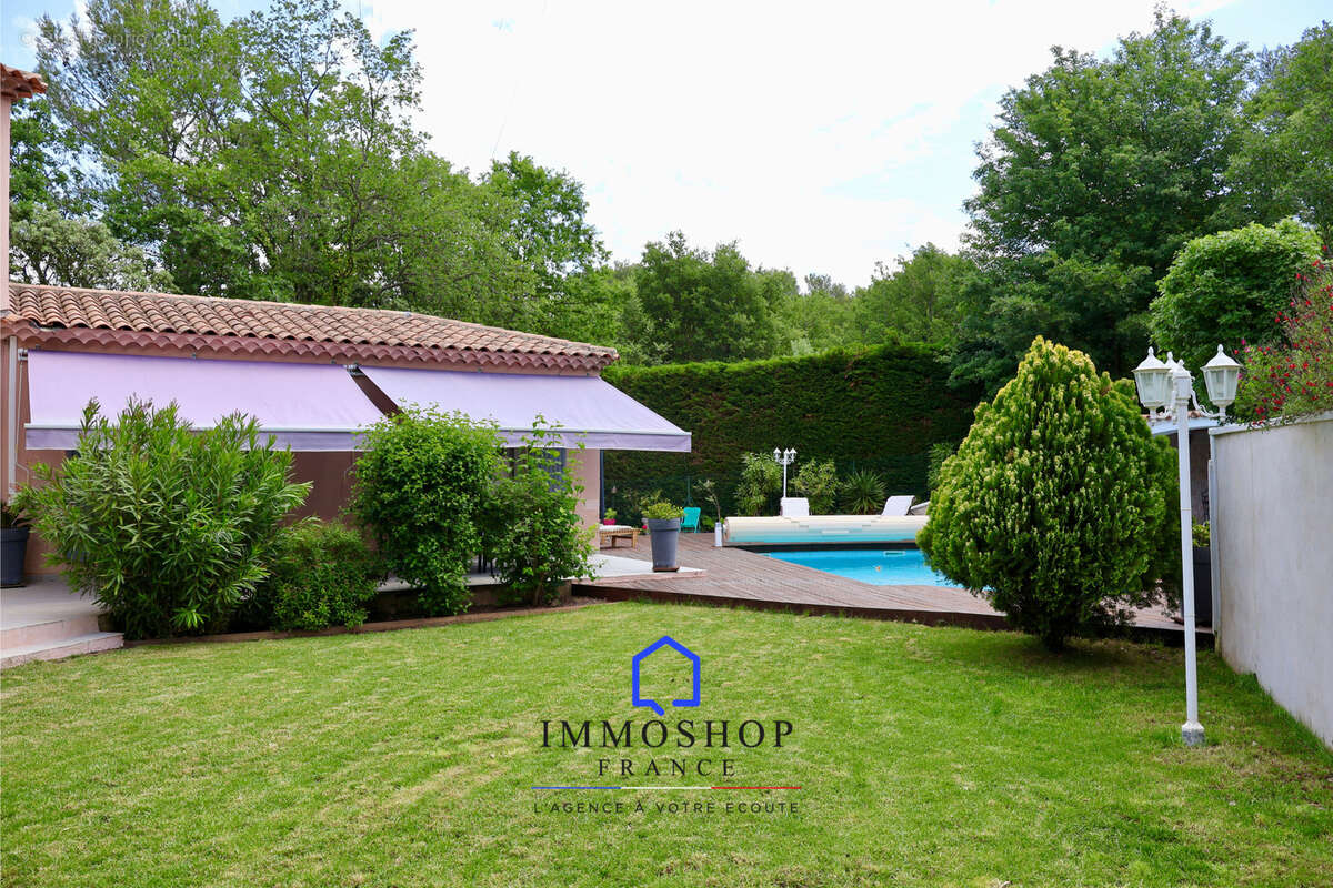 Maison à SIMIANE-COLLONGUE