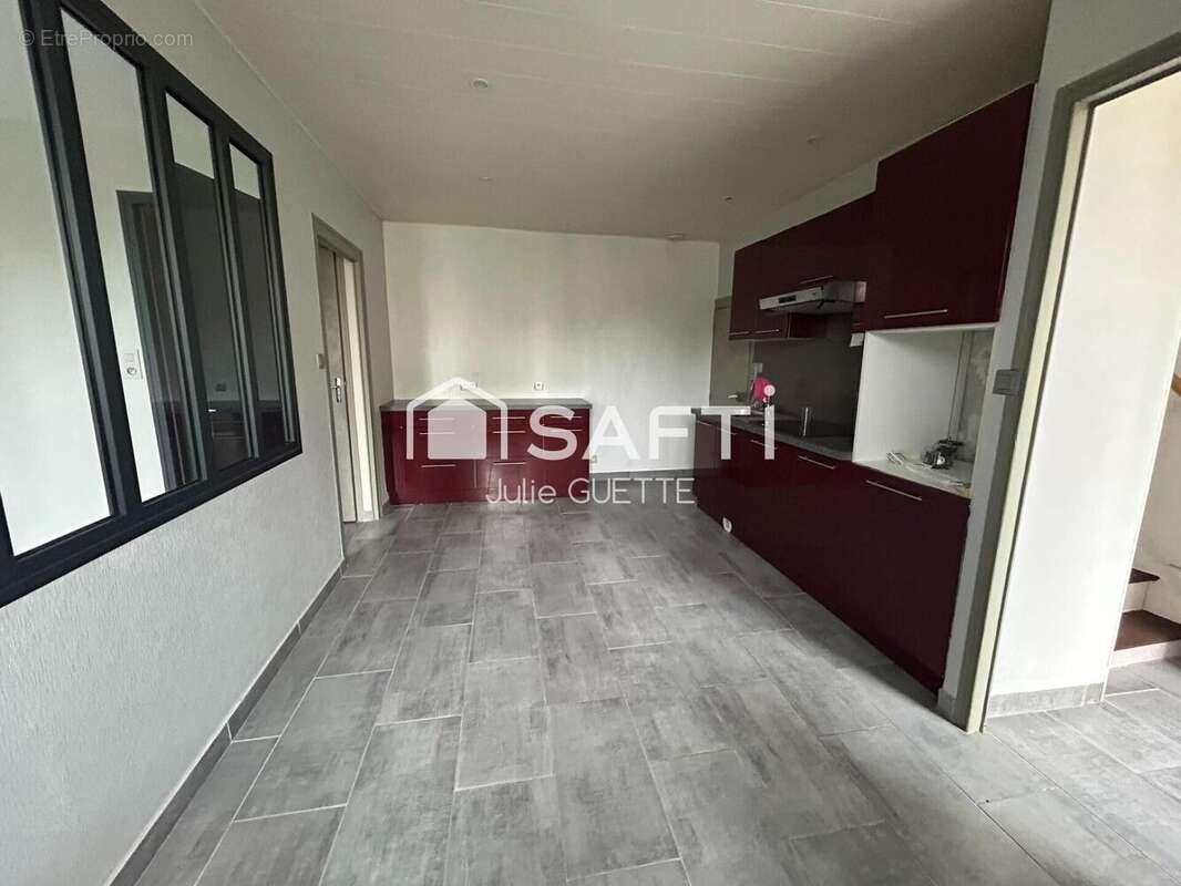 Maison 100 m² à Montournais  - photo 3