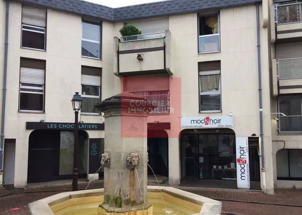 Commerce à SAINT-CLOUD