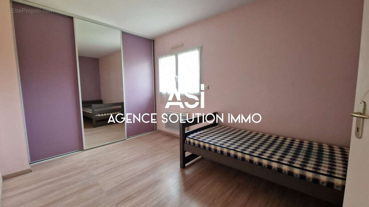 Maison à SAINT-CHARLES-LA-FORET