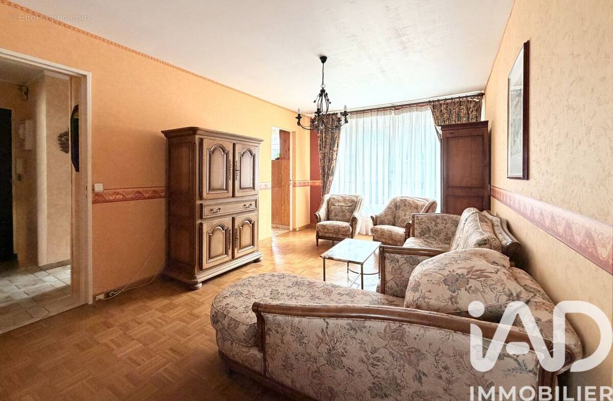 Photo 1 - Appartement à LE PLESSIS-ROBINSON