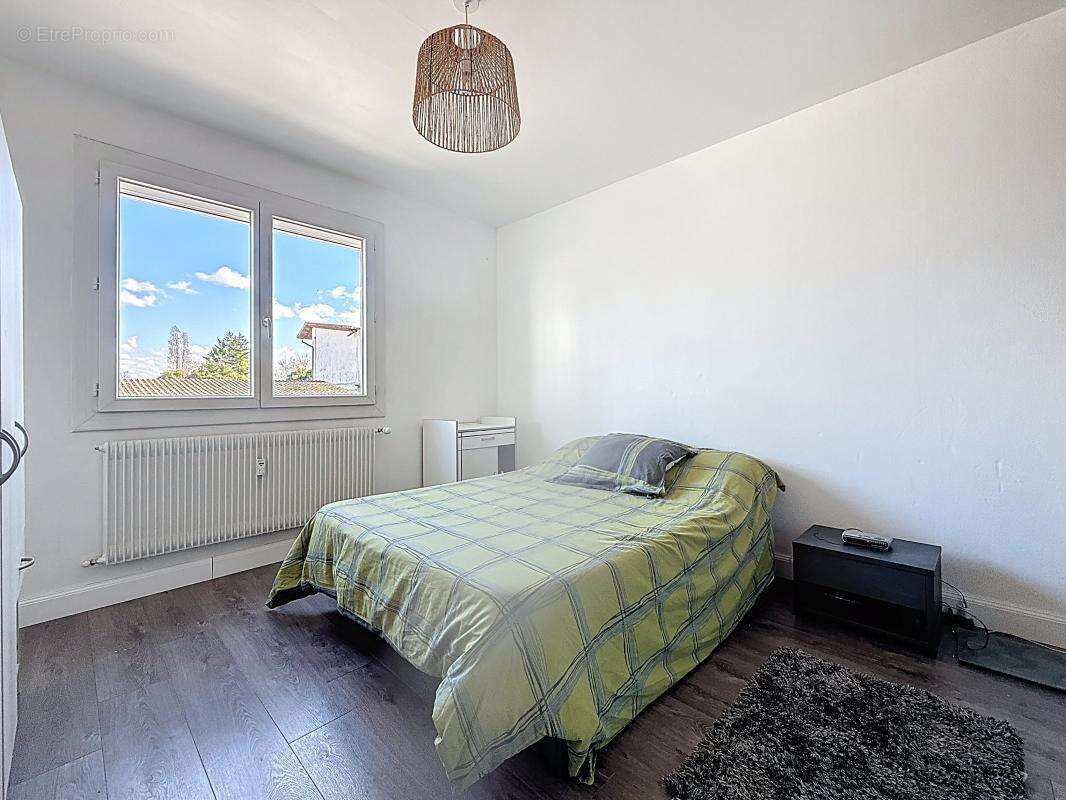 Appartement à SAINT-GENIS-LAVAL