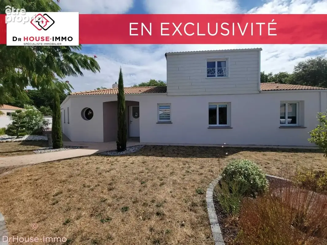 Maison 132 m² à Saint-Gilles-Croix-De-Vie  - photo 7
