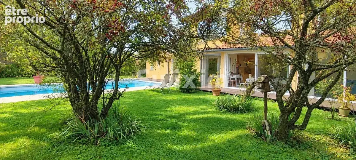 Photo Maison à Sainte-Colombe au prix de 649 000€