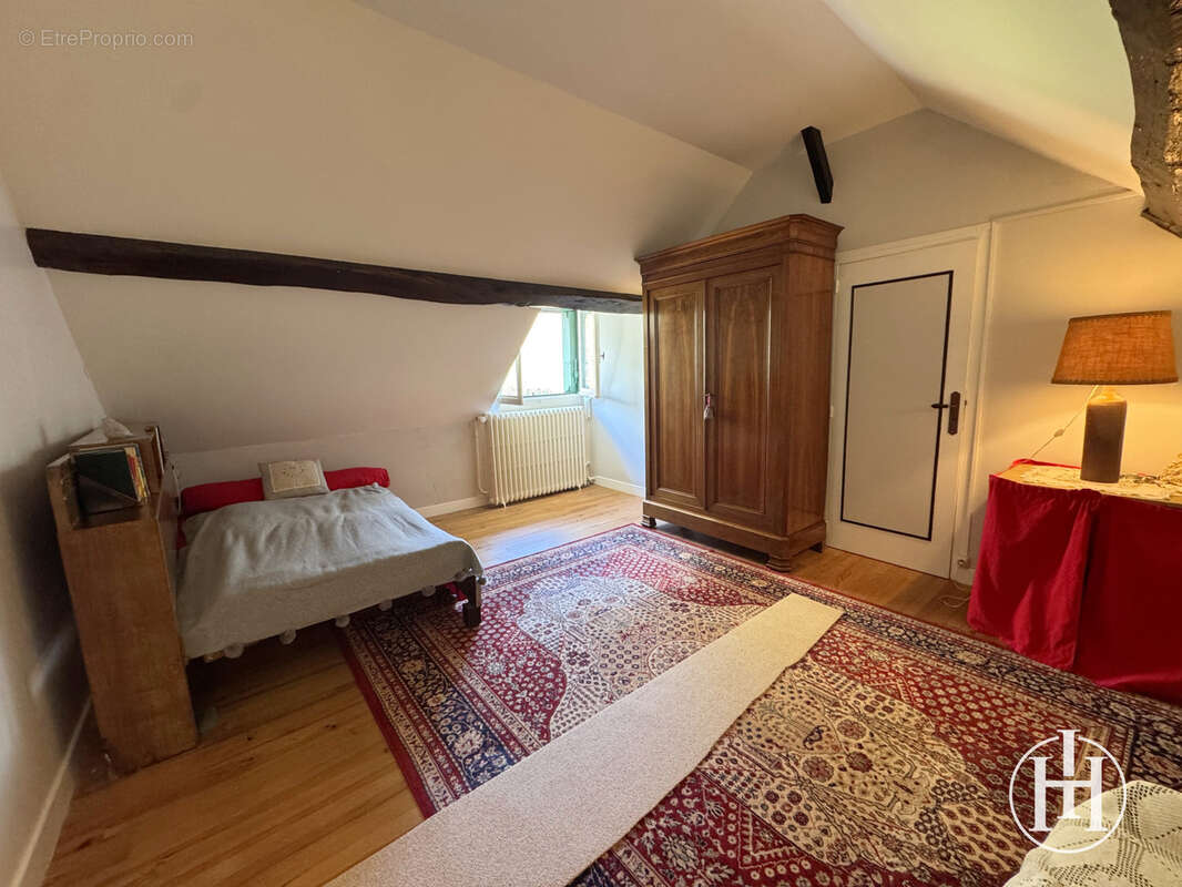 Maison à SAINT-BONNET-TRONCAIS