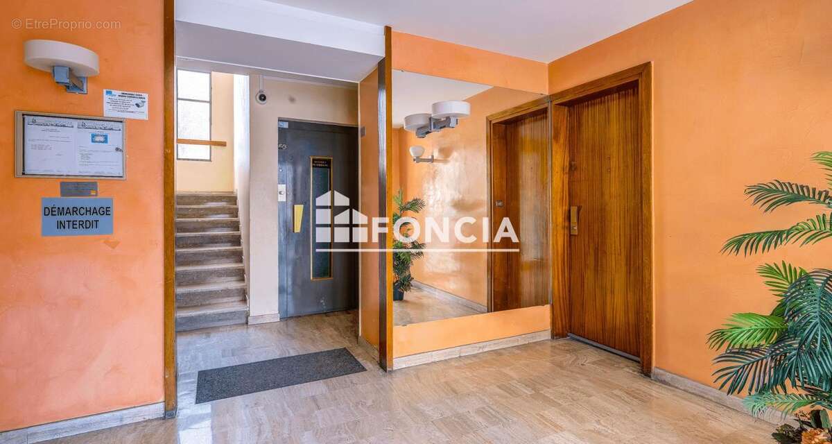 Appartement à LE CANNET