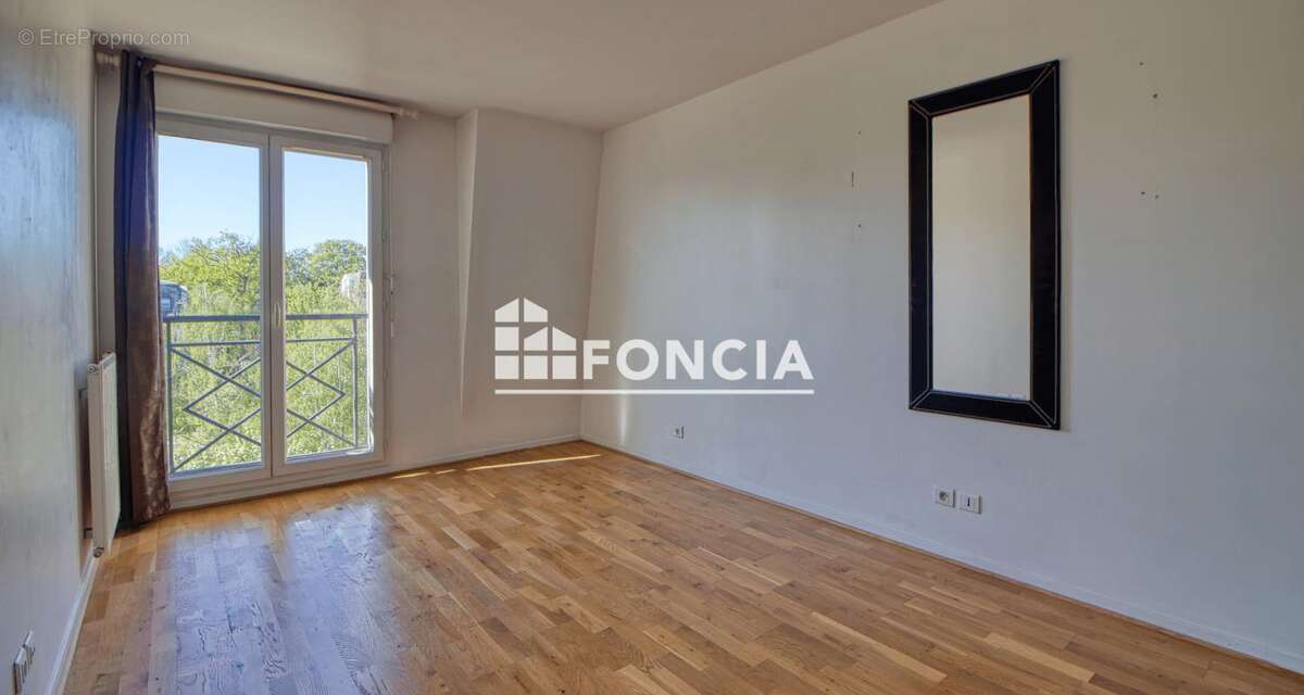 Appartement à VERNEUIL-SUR-SEINE