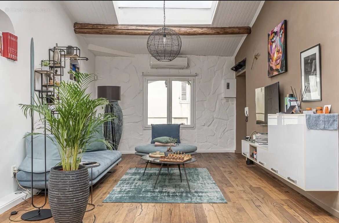 Appartement à MARSEILLE-7E