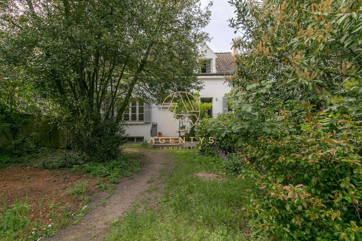 Maison à SAINT-MAUR-DES-FOSSES