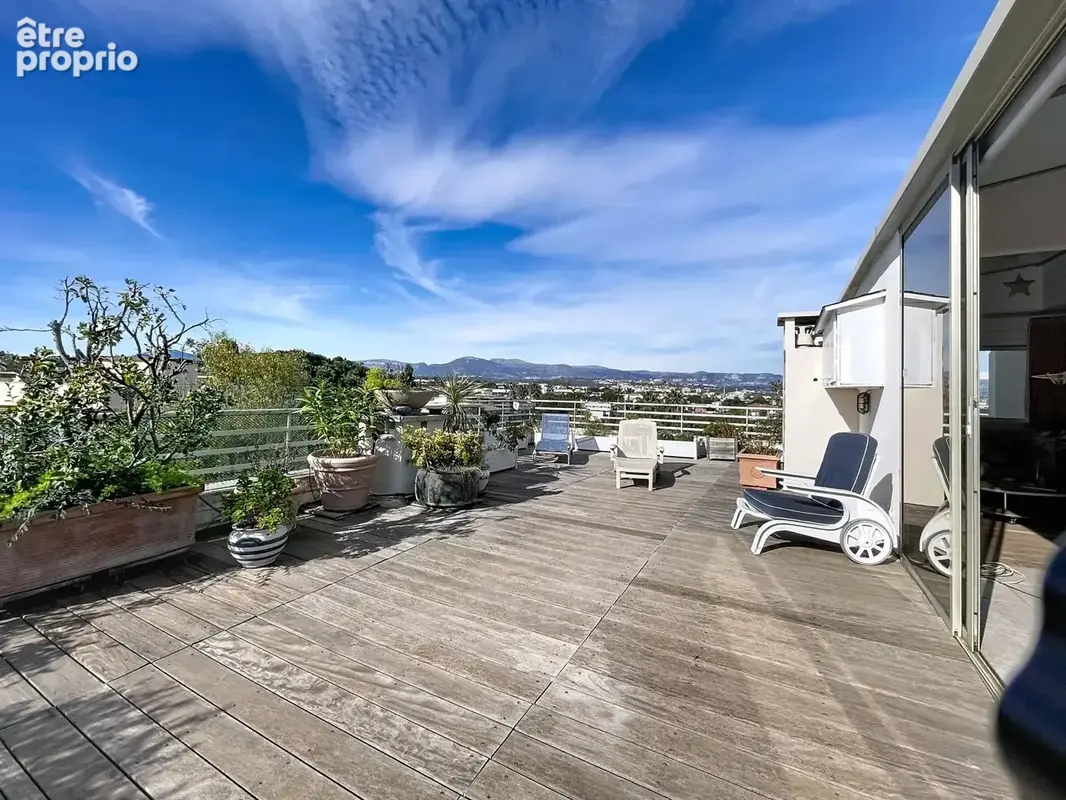 Co-exclusivité - Antibes - 3-4 pièces de 154m² dernier etg et grandes terrasses - Vue mer latéral - photo 2