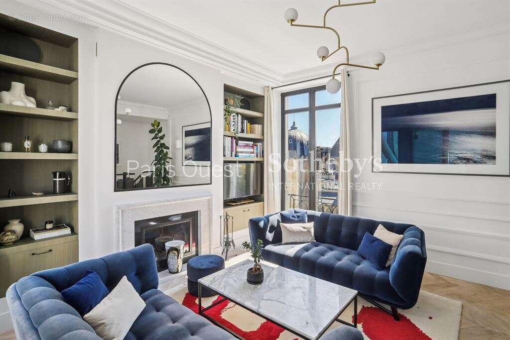 Appartement à PARIS-1E