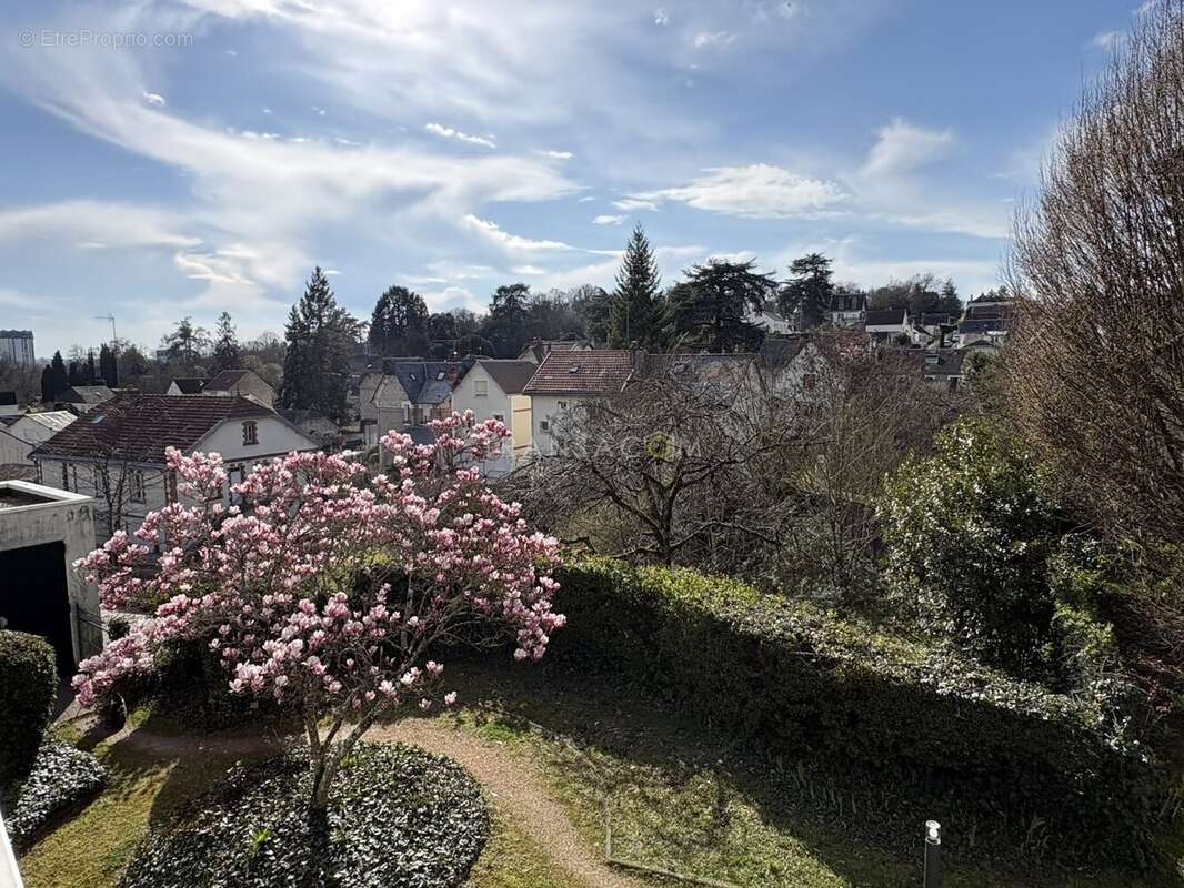 Appartement à SAINT-CYR-SUR-LOIRE