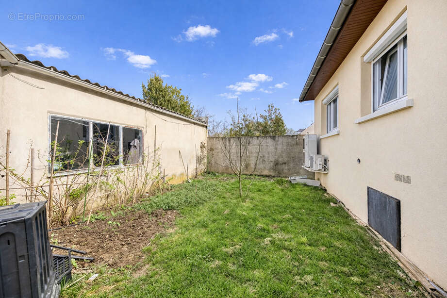 Maison à OZOIR-LA-FERRIERE