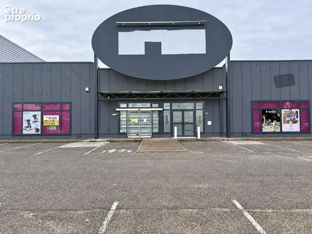 Local commercial : 734 m2 - photo 6