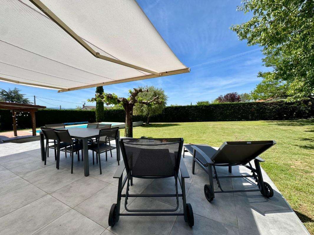 Maison 7 pièces / 146 m² / 279 000 EUR / ROQUECOURBE - photo 3