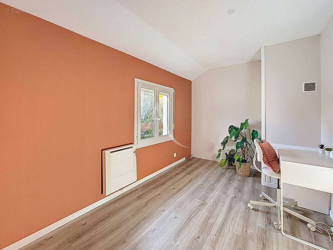 Maison à OZOIR-LA-FERRIERE