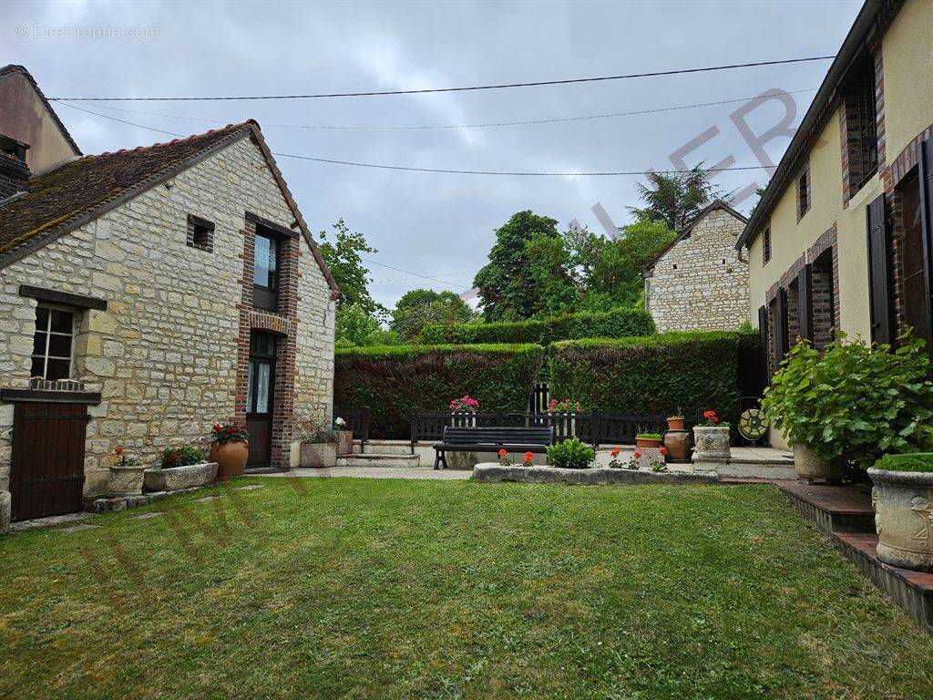 Maison à MERRY-LA-VALLEE