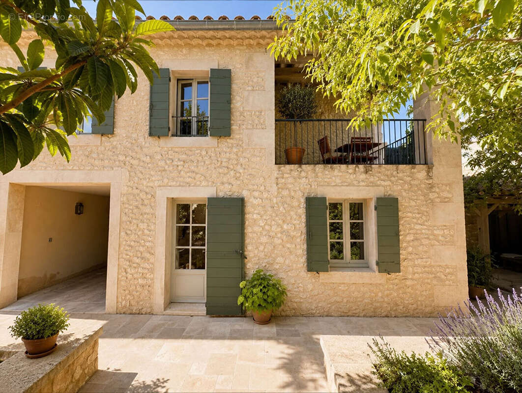 Autre à SAINT-REMY-DE-PROVENCE