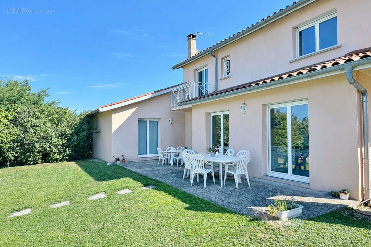 Maison à BRINDAS