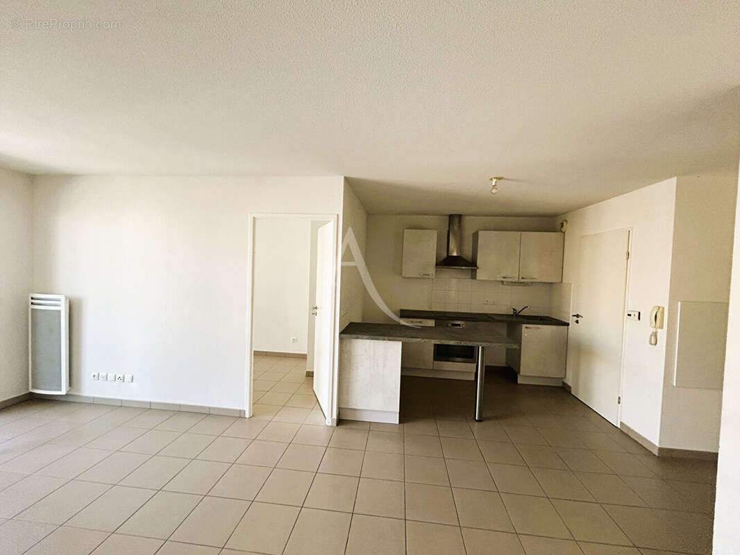 Perpignan Sud, secteur recherché de Porte d'Espagne, appartement 4 pièces 71 m² en très bon état avec 2 places de parking - photo 2